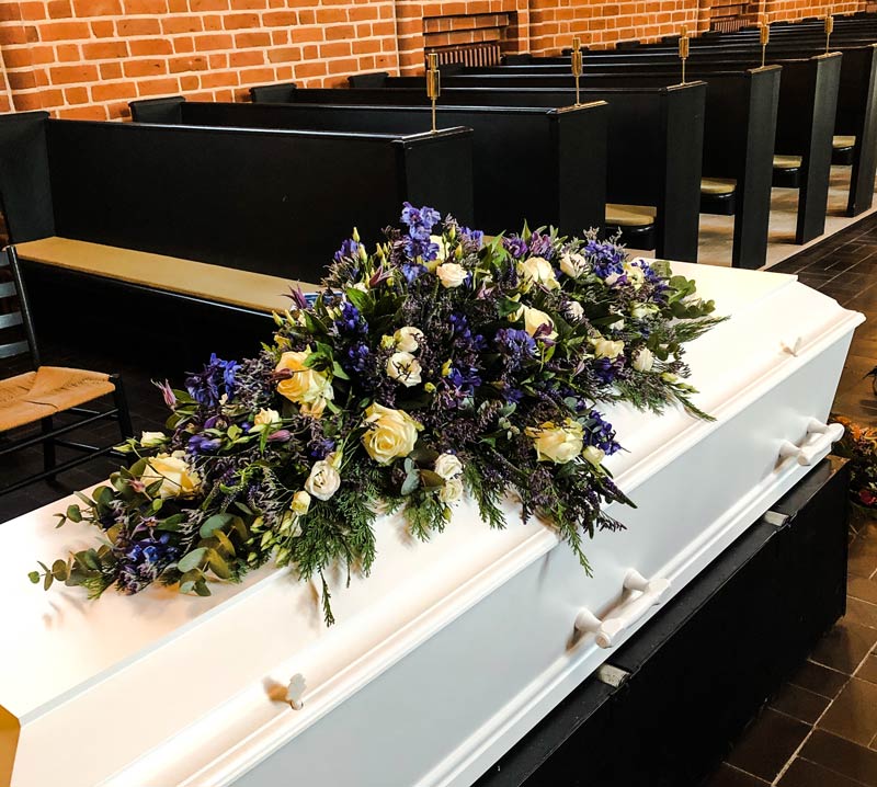 Bestil smukt kistepynt til bisættelse/begravelse i Horsens og omegn